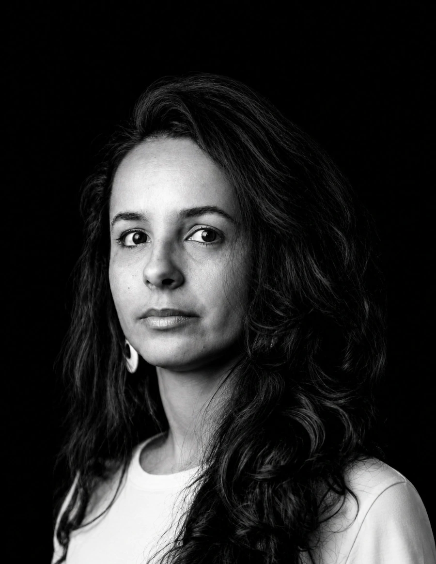 Retrato — Flavia Gil