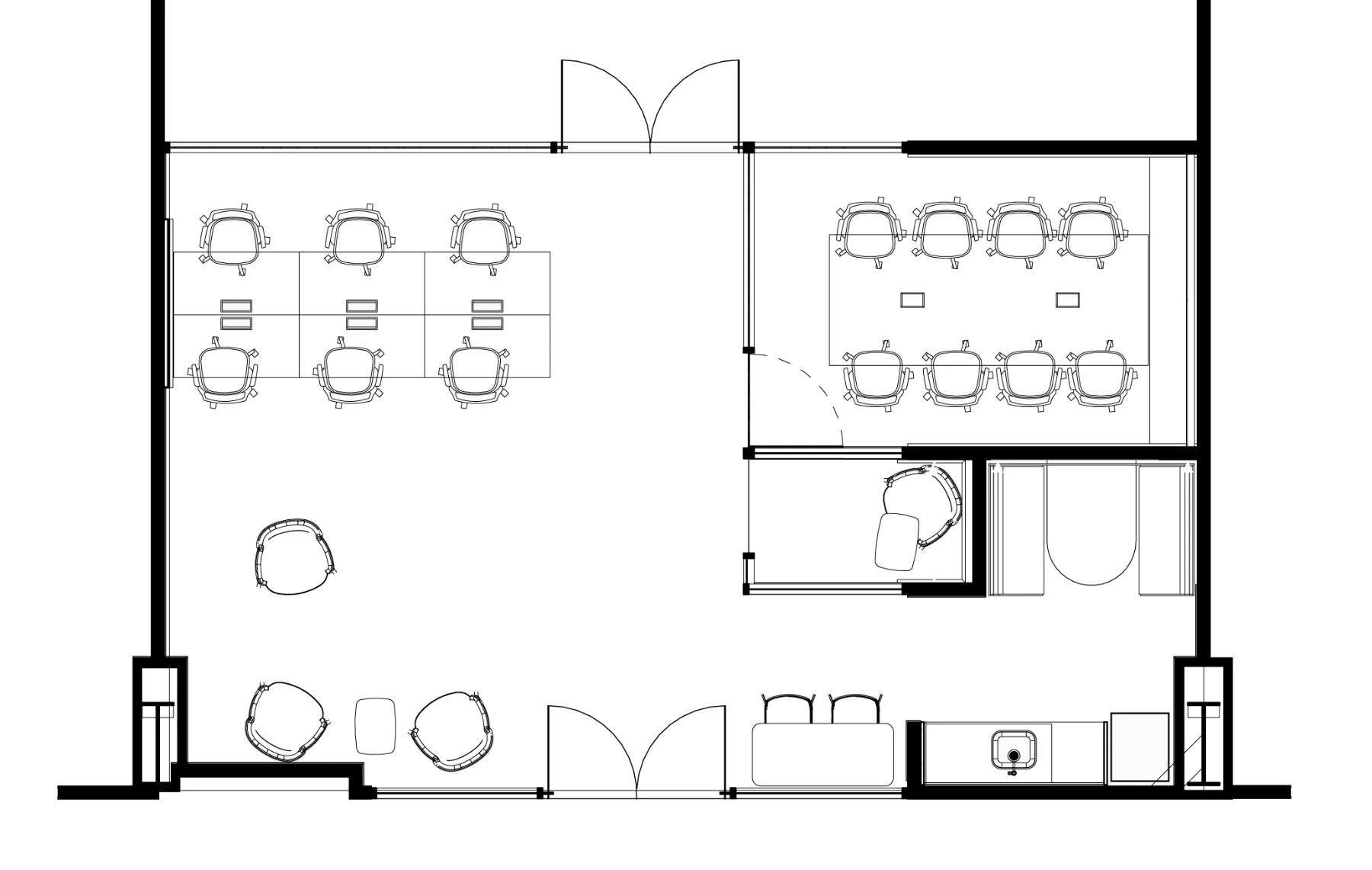 Planta baixa de layout da fase 01: estações de trabalho, sala de reunião, cabine para chamadas, recepção e copa