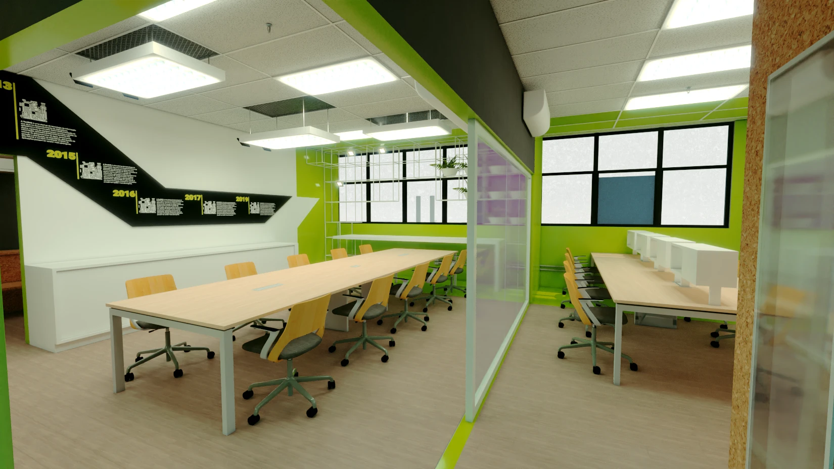 Mesa longa de reunião diante da linha do tempo institucional, com estações de trabalho ao lado separadas por divisória translúcida